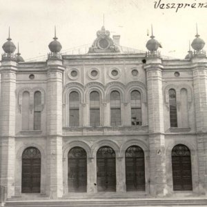 Az 1865-ben épült veszprémi zsinagóga (Forrás: MZSL)
